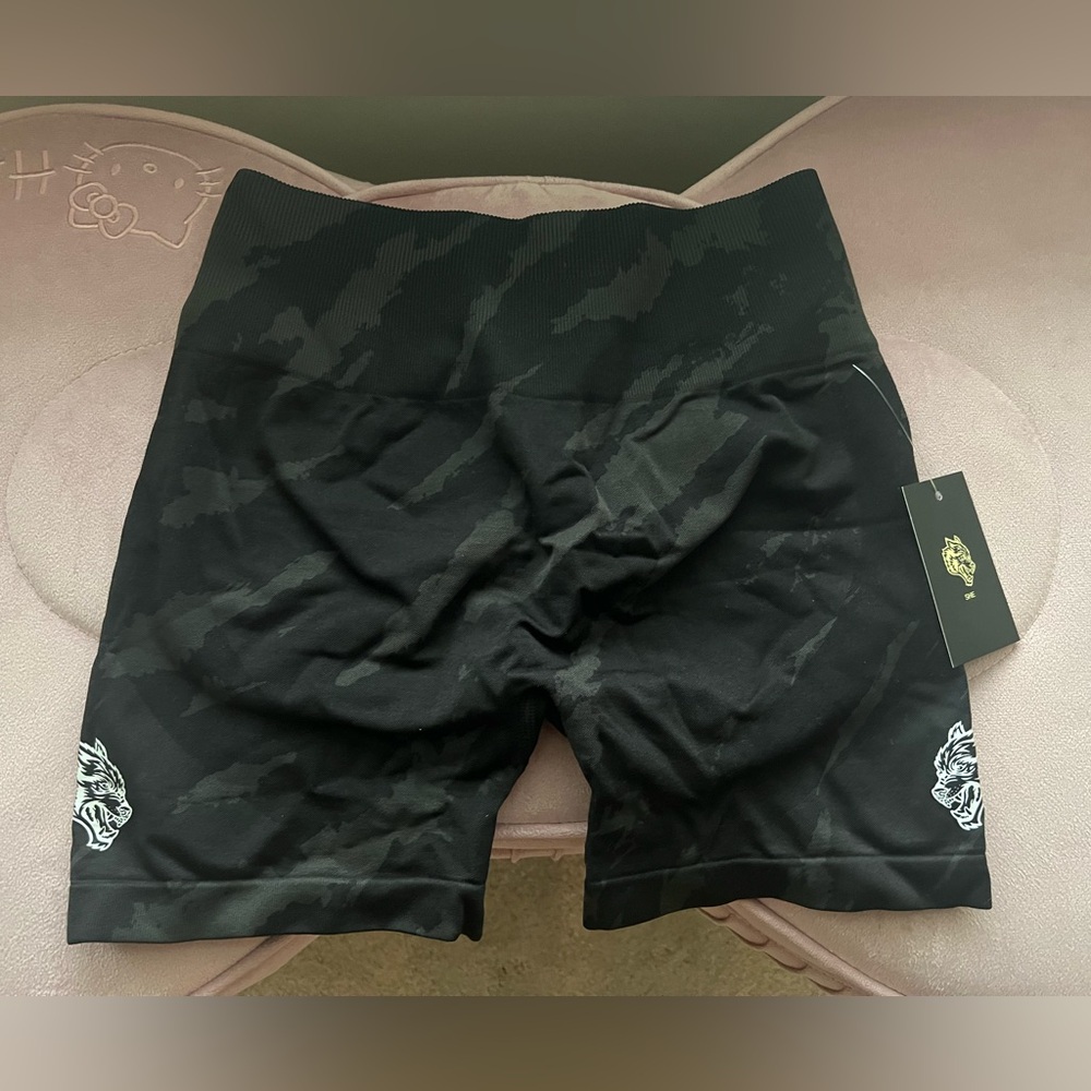 Darc sport wolves women’s short